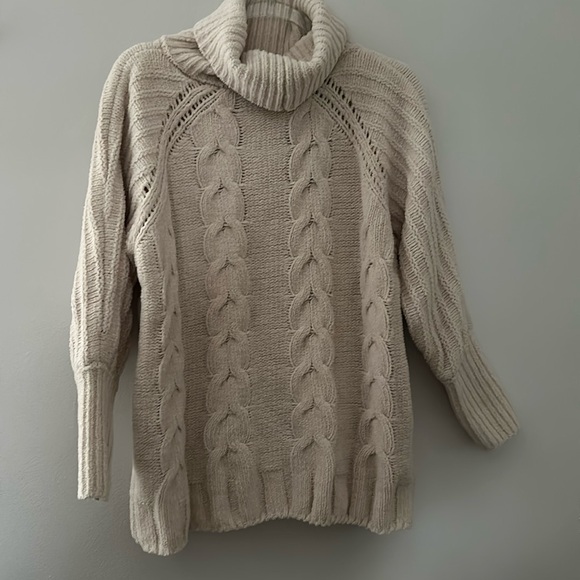 Cream soft sweater. - Picture 1 of 7
